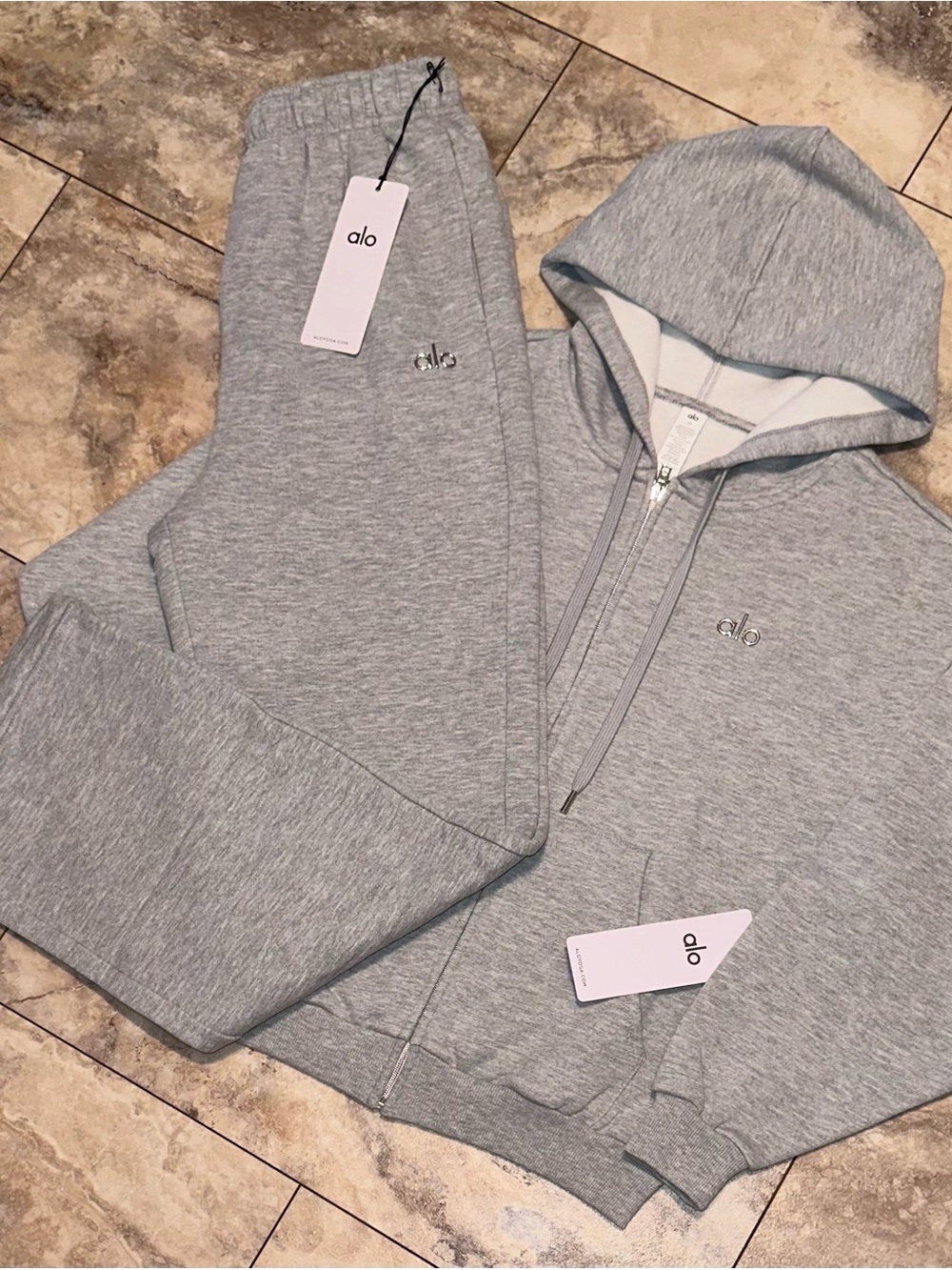 Alo Yoga Accolade Full Zip Hoodie & Straight Leg Sweatpants Set Grey Size XS
